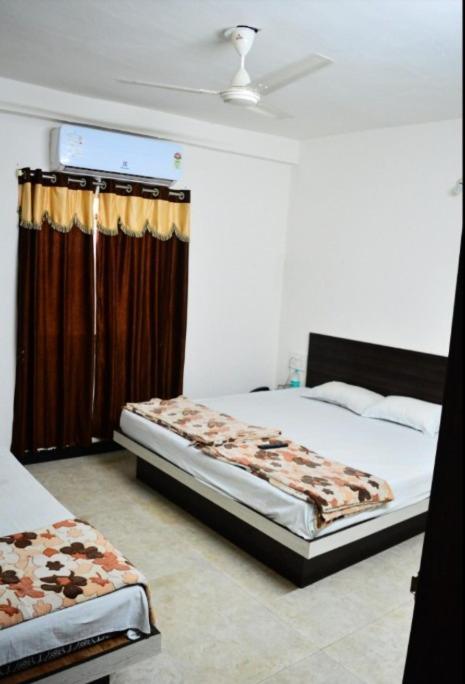 Hotel Bholenath Ujjain Extérieur photo